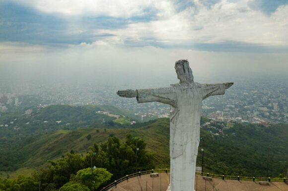 Cristo rey con vista panorámica