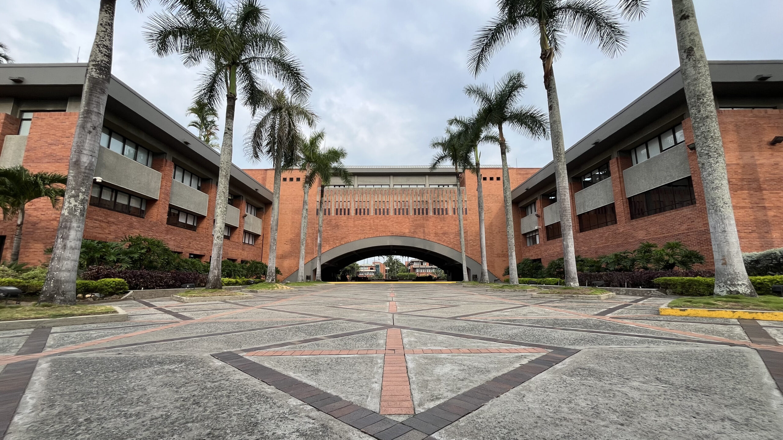 Arco central de la UAO