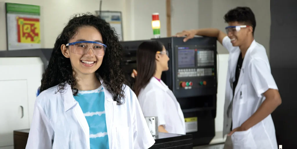 Estudia Ingeniería Mecánica en la UAO